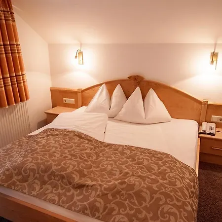 Garni Mirabell Hotell 3*