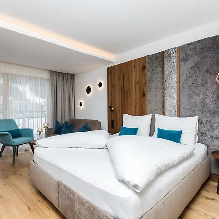 Hotell Garni Mirabell 3*