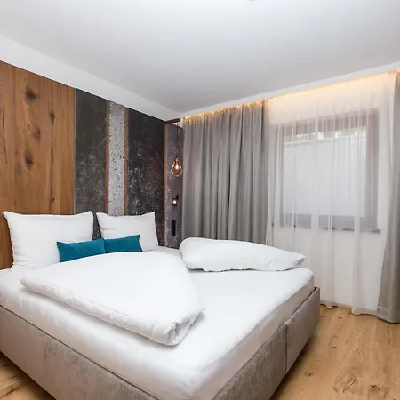Hotell Garni Mirabell 3*