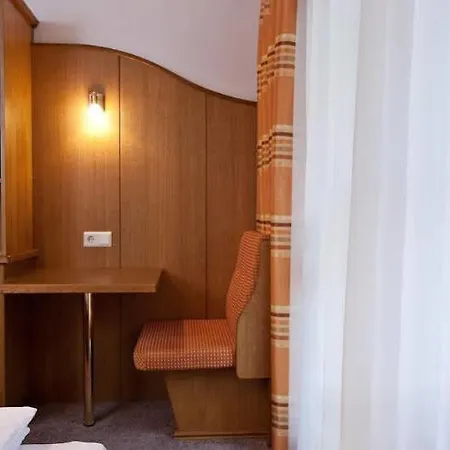 Garni Mirabell Hotell 3*